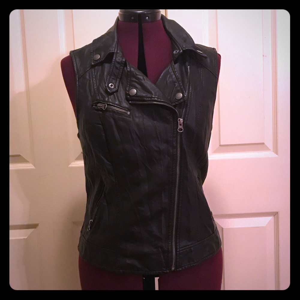 Women’s Black Leather Vest
